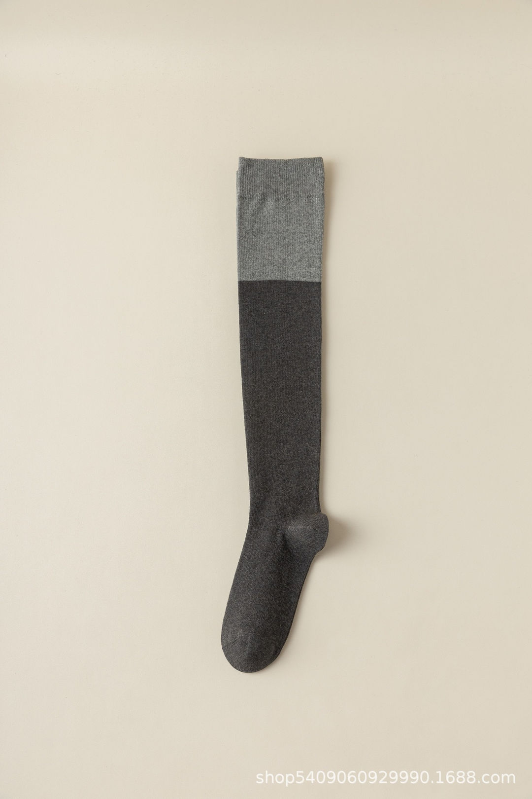 [Three-part compression socks] Wear comic legs