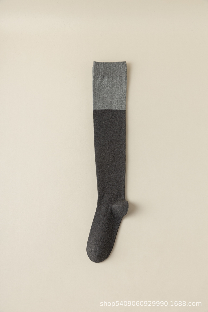 [Three-part compression socks] Wear comic legs