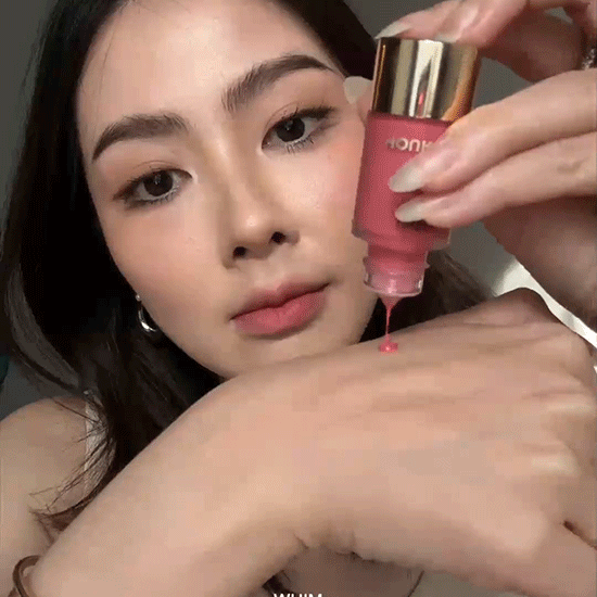 Liquid blush eyeshadow contour