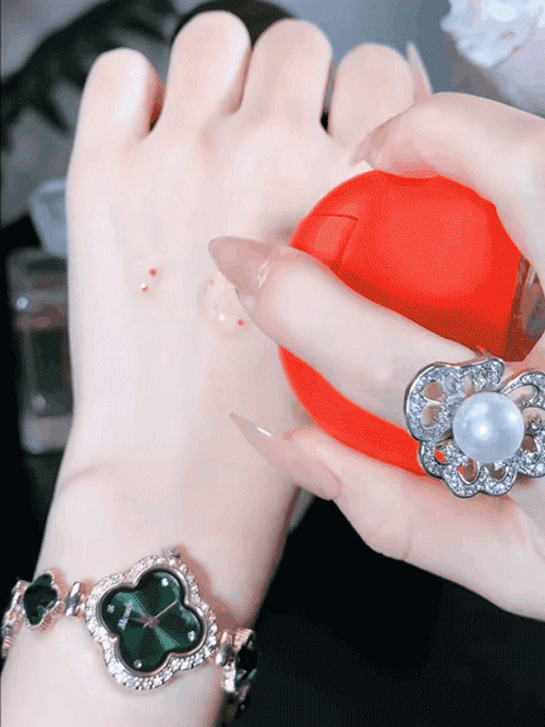 HANKYLIN Highly Moisturizing Hyaluronic Acid Hand Serum