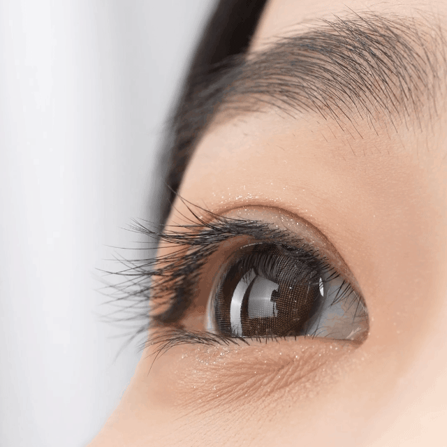 [Waterproof and Non-Smudging] Lengthening and curling long-lasting mascara