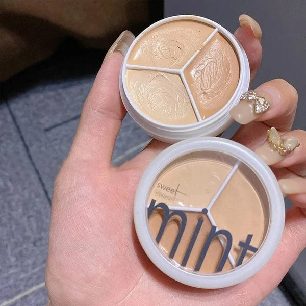 Tri-Color Concealer Palette Of Covers Acne Marks Dark Circles🔥