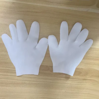 Silicone moisturizing hand mask