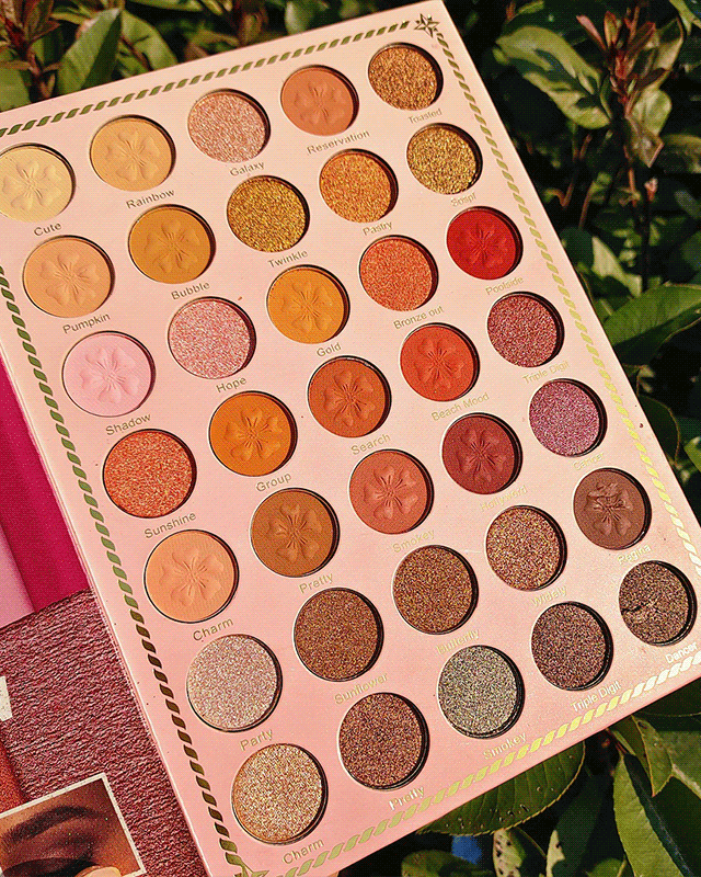 Three-Layer 82-Color Eyeshadow Palette