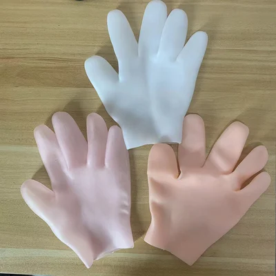 Silicone moisturizing hand mask
