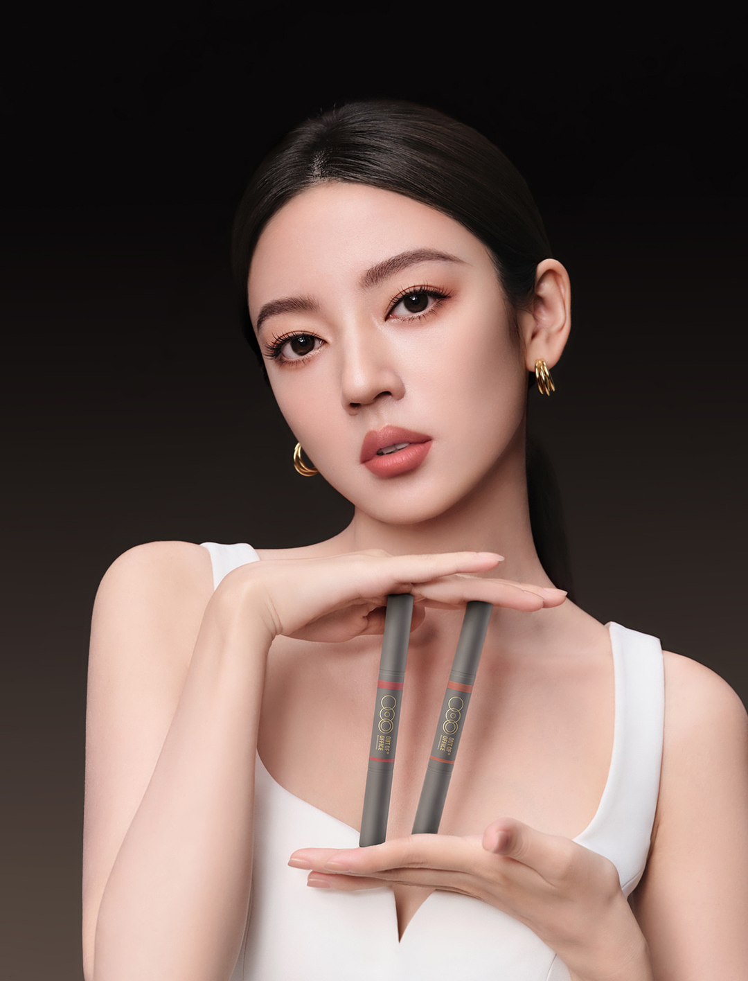 One stroke two uses double ended lipstick pencil