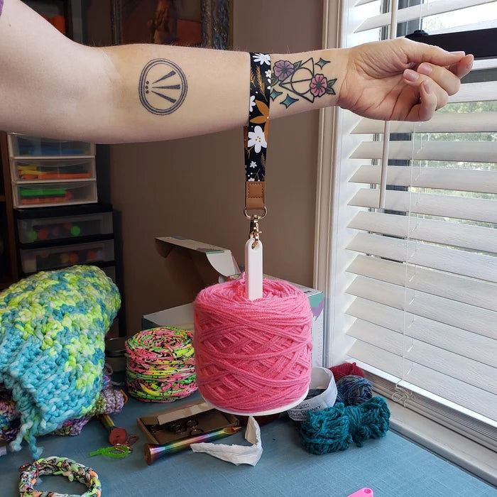 🔥Last Day Promotion 70% OFF💐Portable Wrist Yarn Holder