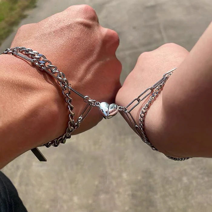 MAGNETIC LOVE BRACELET