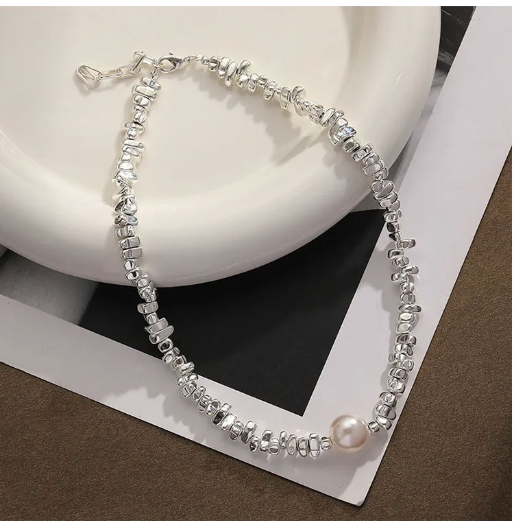Simple Pearl Necklace