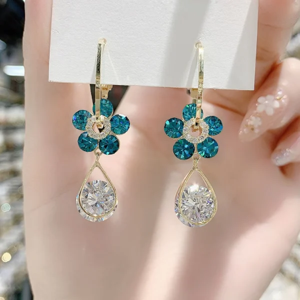 2024 Fashion Flower Crystal Earrings