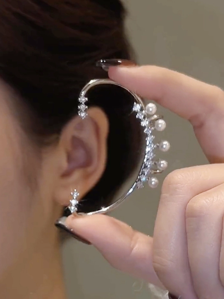 White Pearl Non Piercing Clip Earrings