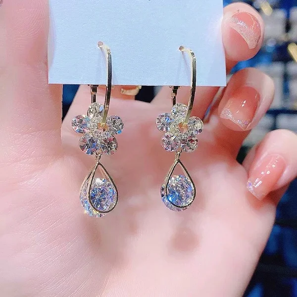 2024 Fashion Flower Crystal Earrings
