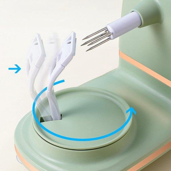 Automatic fruit peeling machine