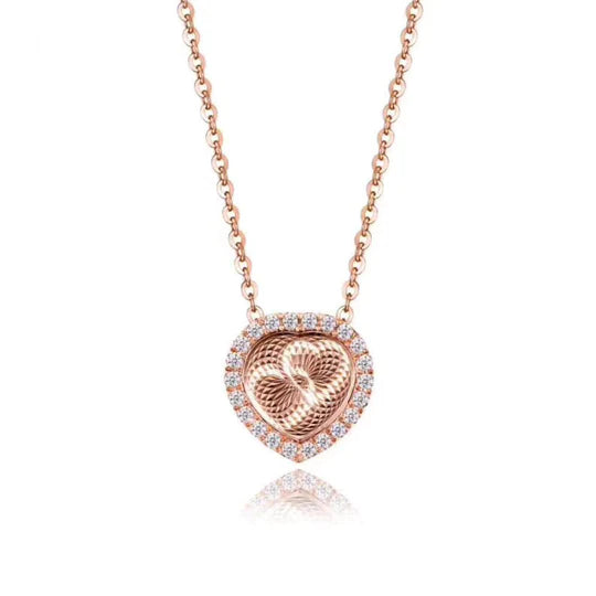 Mesmerizing Heart Pendant Necklace
