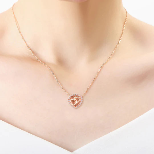 Mesmerizing Heart Pendant Necklace