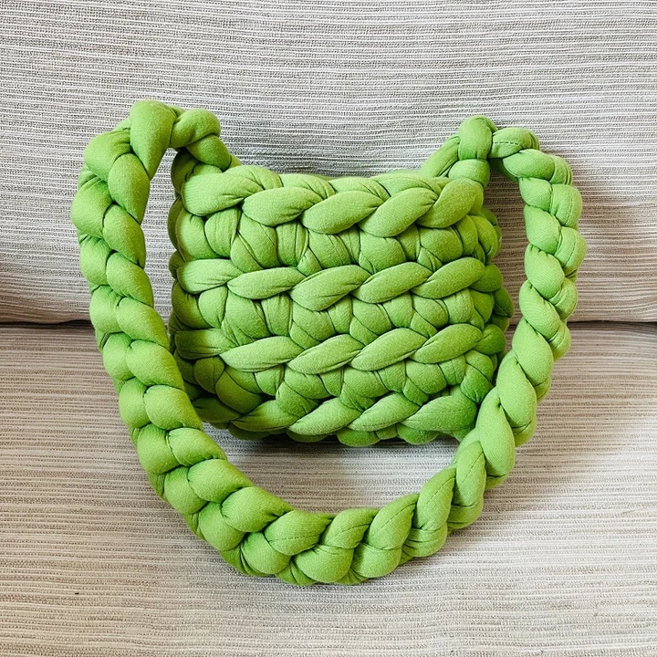 CHUNKY KNIT HANDBAG