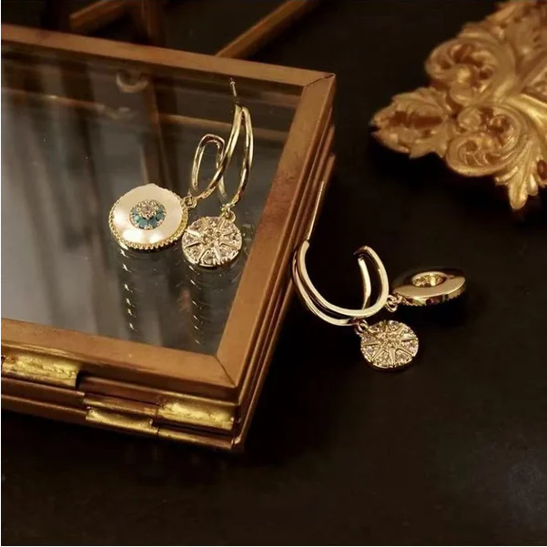 Natural shell zircon earrings