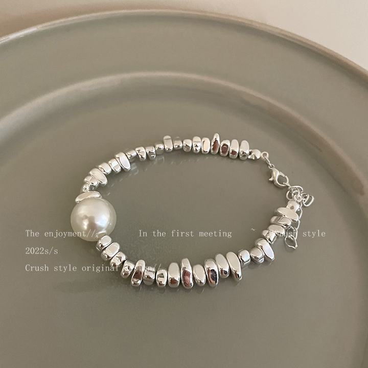 Simple Pearl Necklace