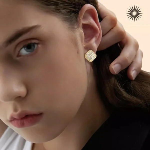 MAGNETIC DIAMOND DOUBLE SIDED STUD EARRINGS