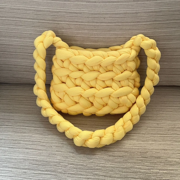 CHUNKY KNIT HANDBAG