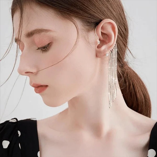 SPARKLING DIAMOND HANGING EARINGS